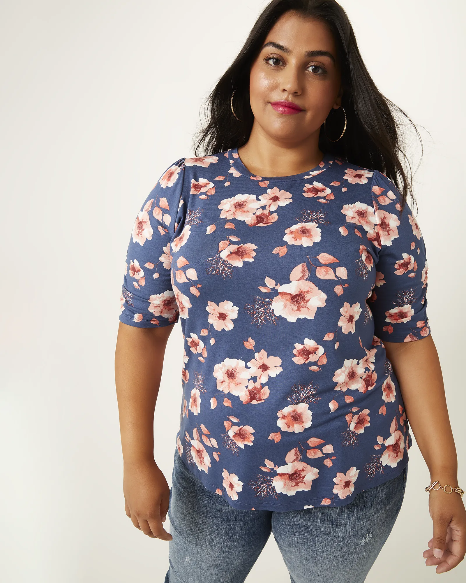 Abby Ruched Sleeve Tee | Navy / Brown