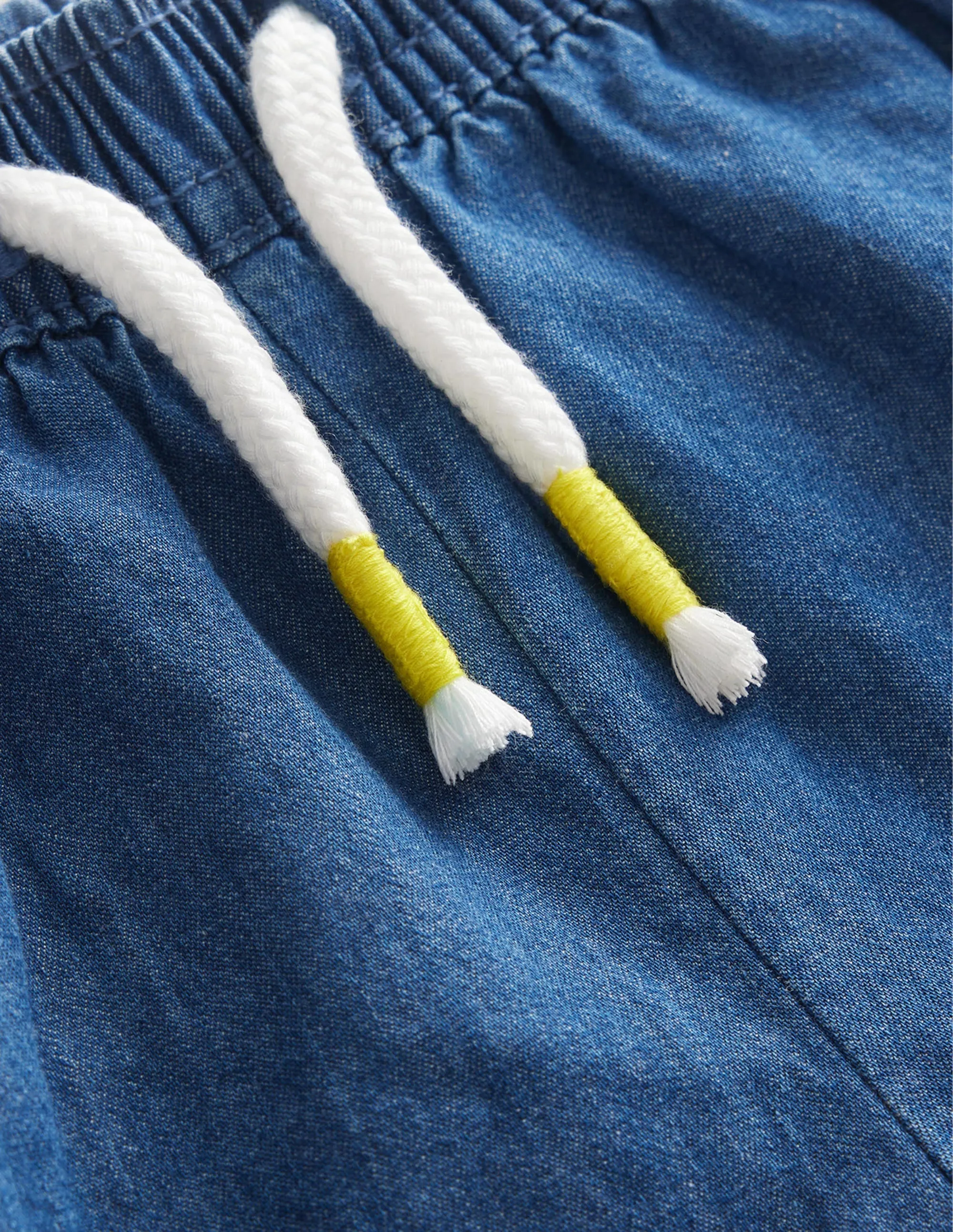 Woven Shorts-Mid Chambray